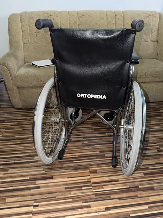 Scaun rulant pliabil dizabilitati handicap batrani