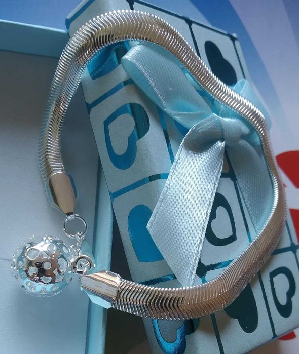 Сребърна гривна, елегантна и стилна. 10 различни модели.Всяка с кутия.