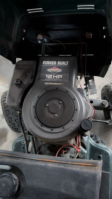 Vand Tractoras de gazon