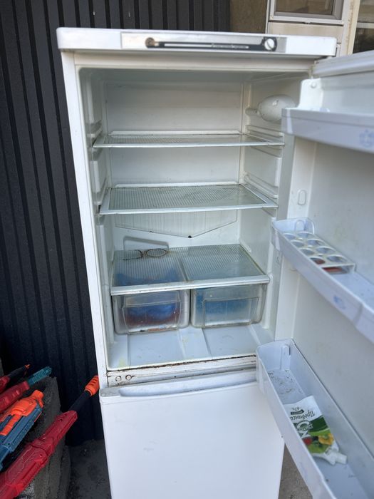 Холодильник Indesit