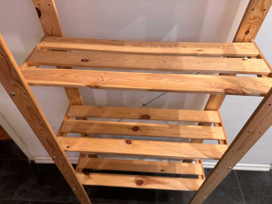 Дървена етажерка - система за съхранение Hajne