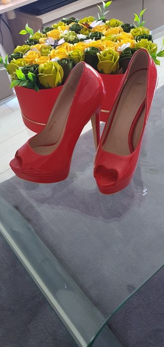 Pantofi cu toc cu/fără platforma