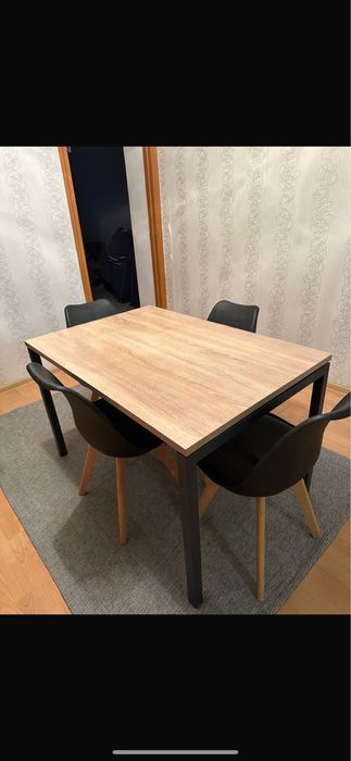 Стол и стулья для кухни, отличное состояние