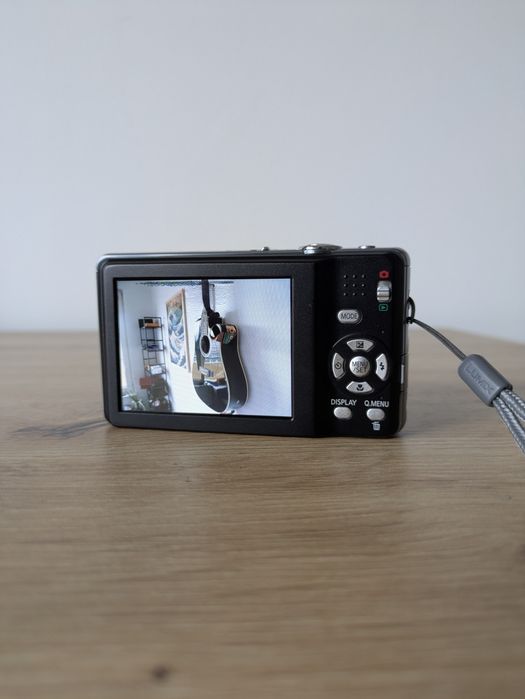 Panasonic Lumix DMC-FS10 12MP РЕТРО СНИМКИ Дигитална Камера КАТО НОВА!