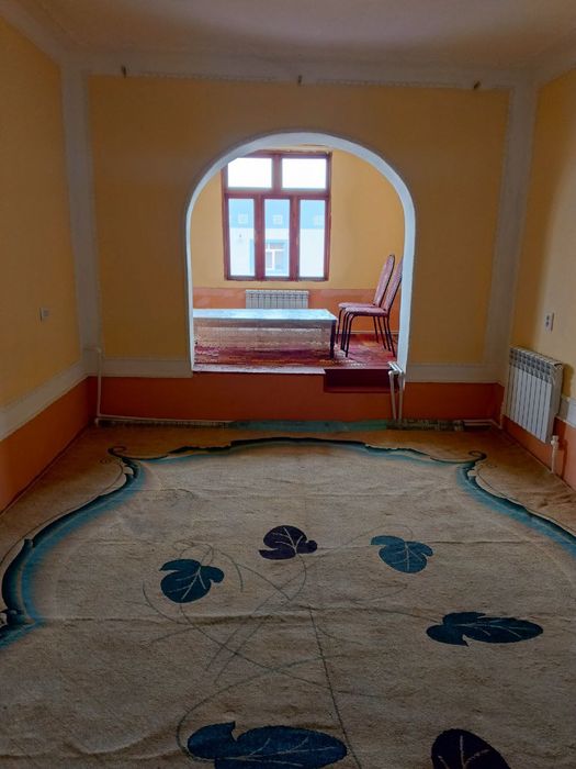 Жиззах шахар заргарлик махалласи 4 кават 3 хонали уй сотилади уй 87м2