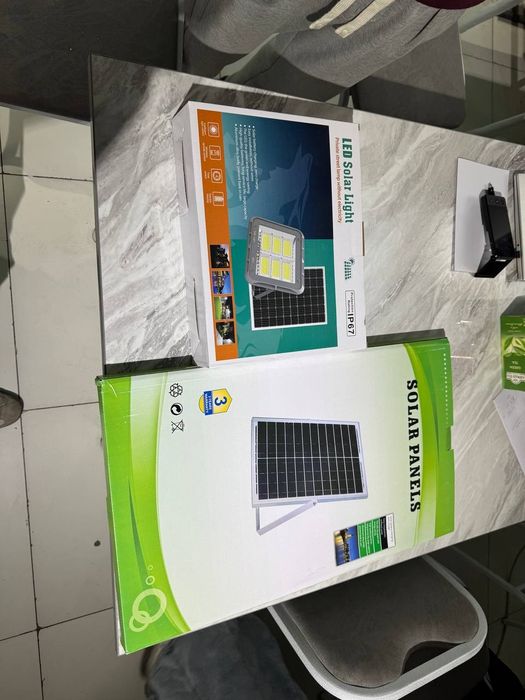 LED ПРОЖЕКТОР с солничним панелю