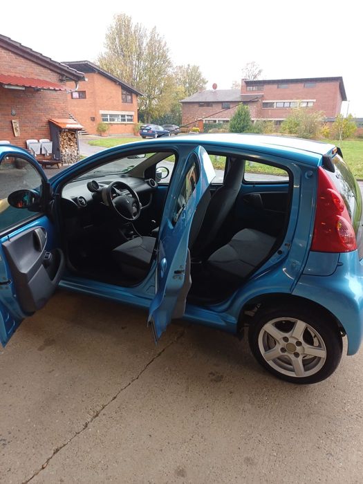 Vand peugeot albastru