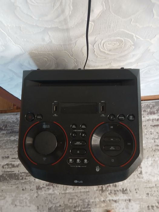 Колонка  LG с блютузом