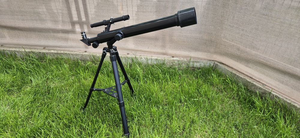 Telescop astronomic 525x