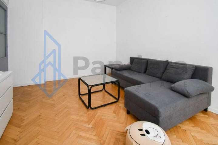 Двустаен апартамент под наем в кв. Изток