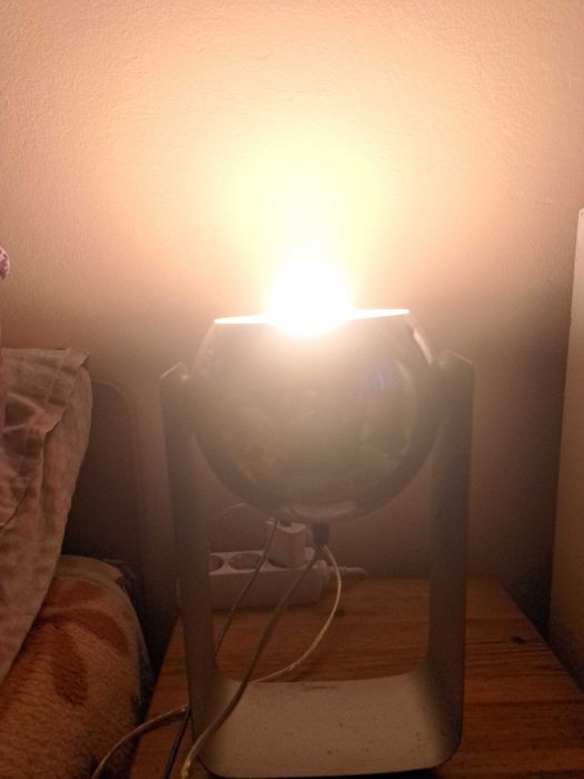 Lampă Massive E27 – 60W – 230V – funcționează impecabil