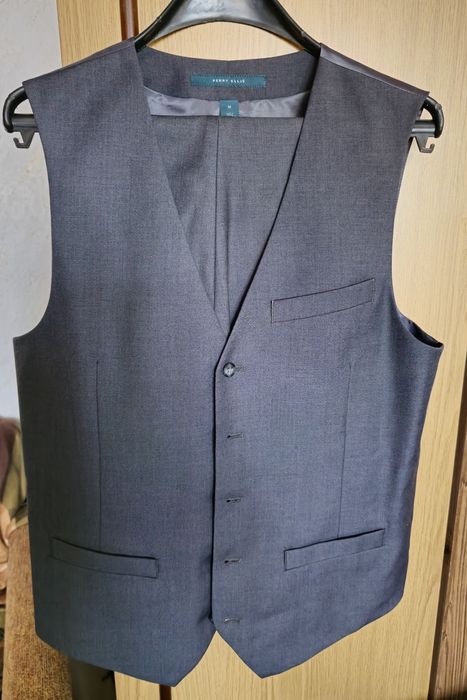 Комплект жилетка,панталон и риза