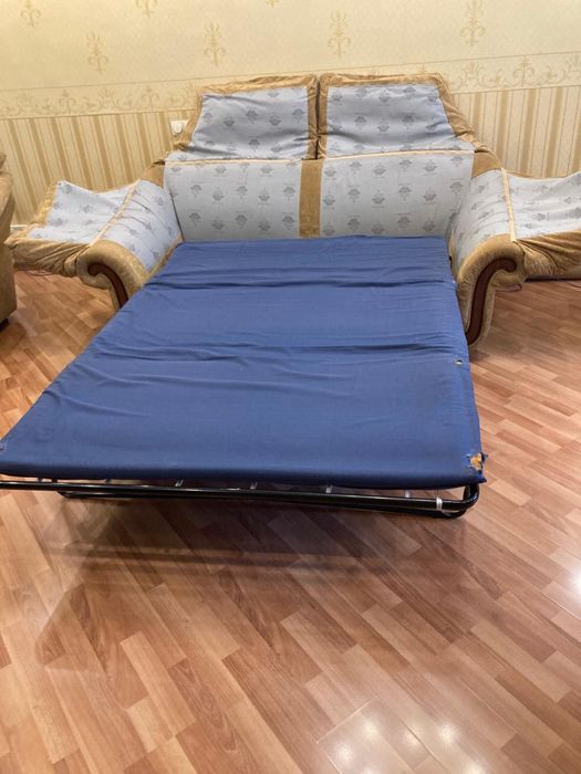 Продам диван и два кресла