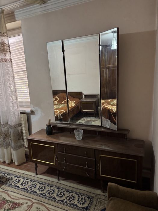 Мебель б/у для гстиной и спальни.