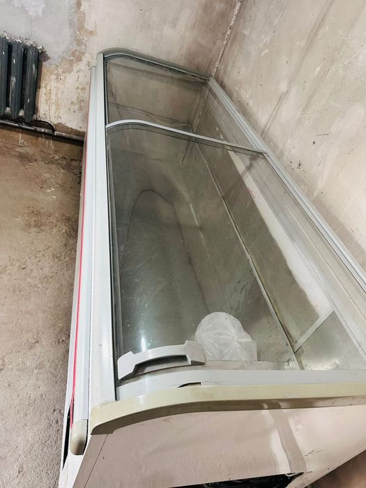 Витриные холодильники