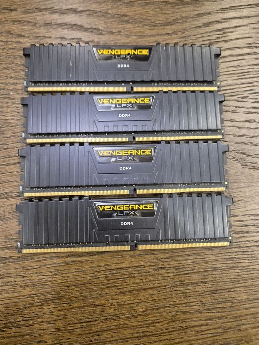 Corsair Vengeance LPX, DDR4 4x8 gb 2666mhz