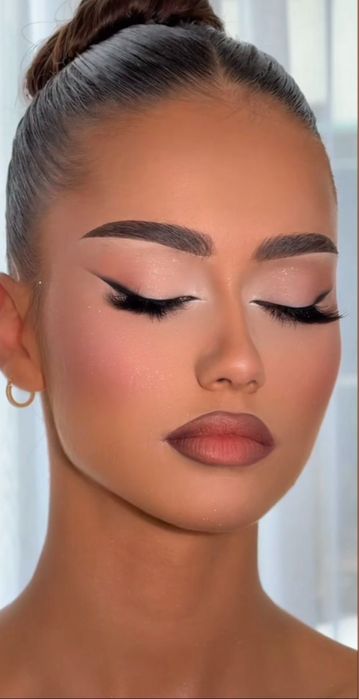 Make-Up / Iași / Professional / Mireasă / Sedinte Foto / iași /