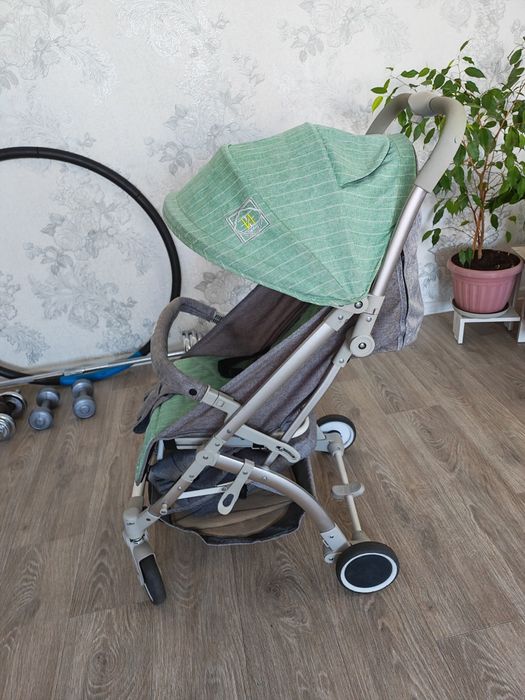 Продам летнюю коляску