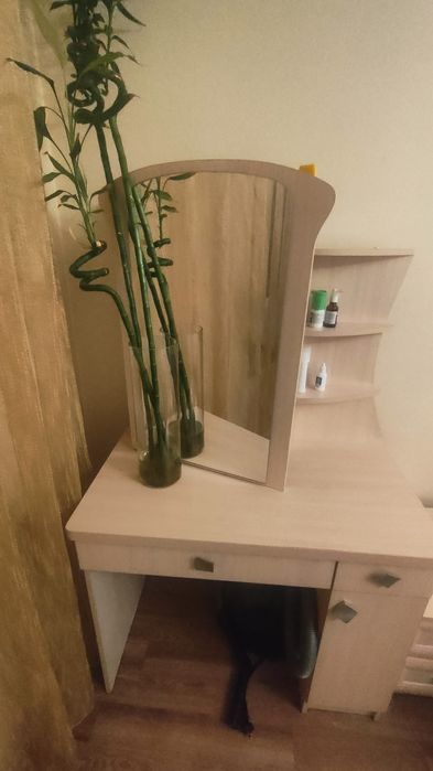 Тумба с зеркалом