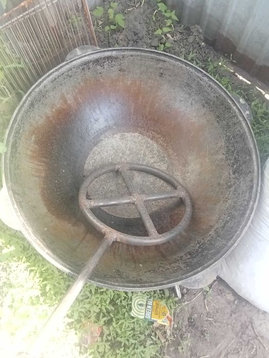 продам Чугунный казан
