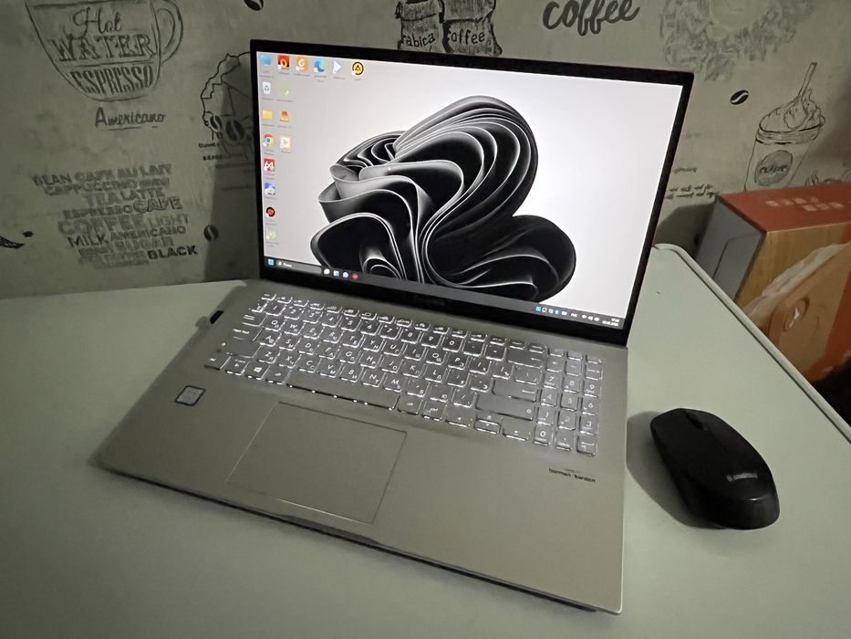 Мощный Современный ASUS VivaBook