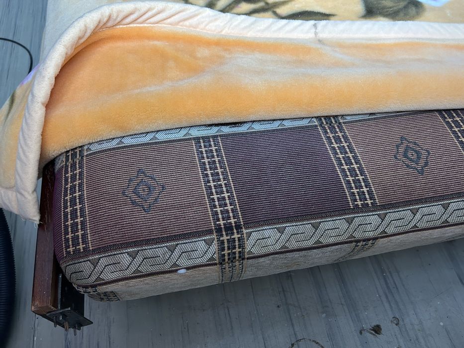 кровать б/у , в хорошем состоянии