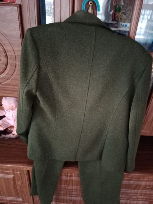 Костюм новый,платье