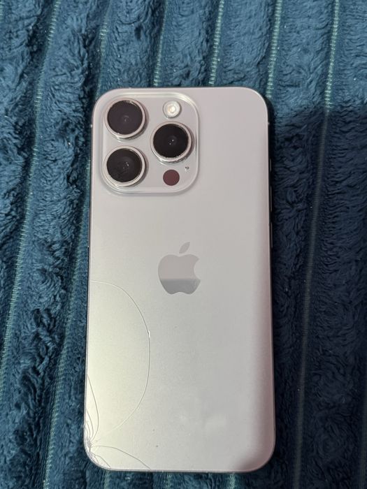 Iphone 15 Pro in stare impecabila, teleofnul merge super bine.