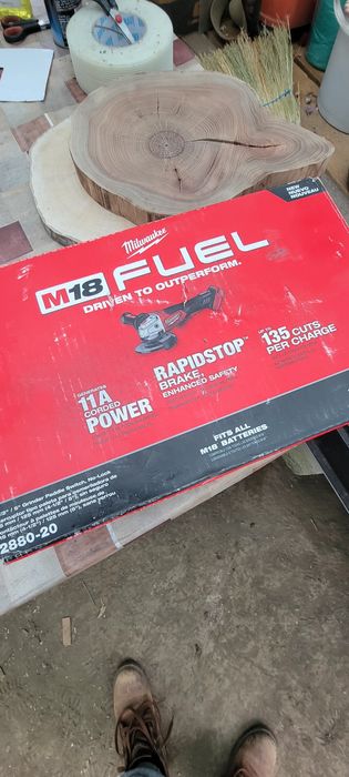 Polizor unghiular Milwaukee