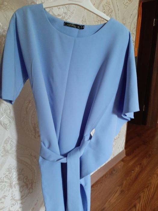 Почти новое платье