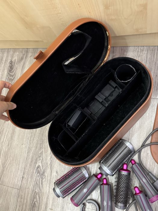 Срочно продаю Dyson оригинал