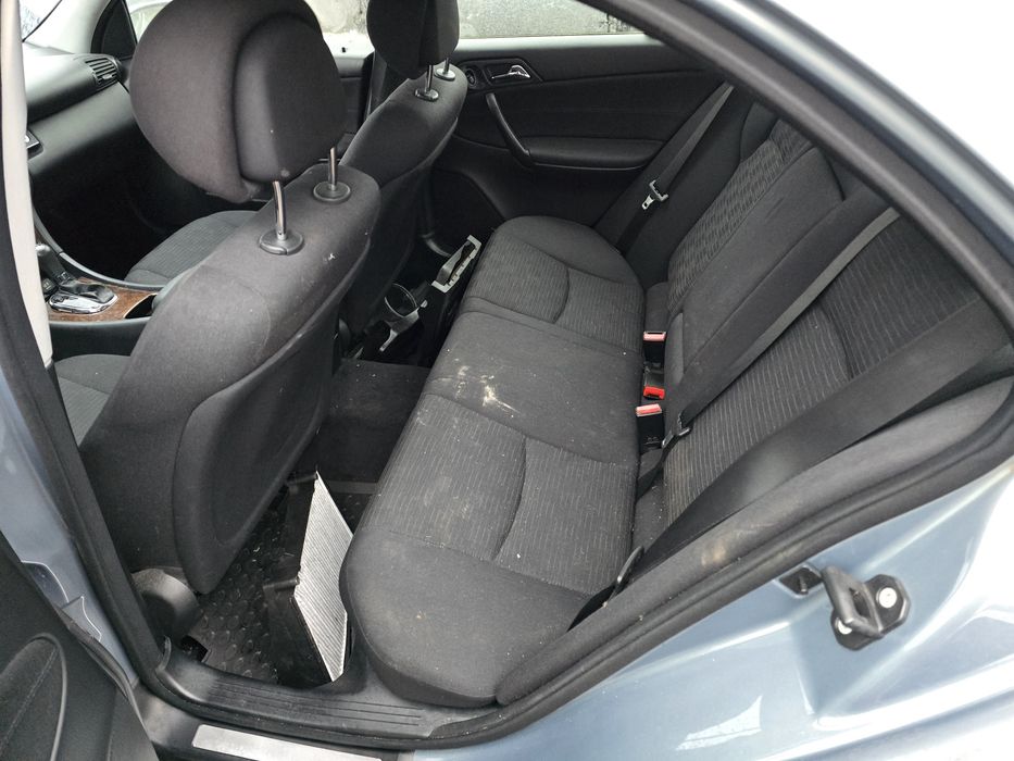 Продавам мерцедес ц200 комресор на части