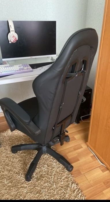 Продам игровое кресло