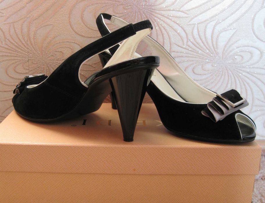 Босоножки  летние