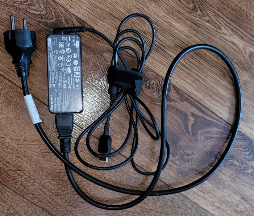 Зарядно за лаптоп Lenovo