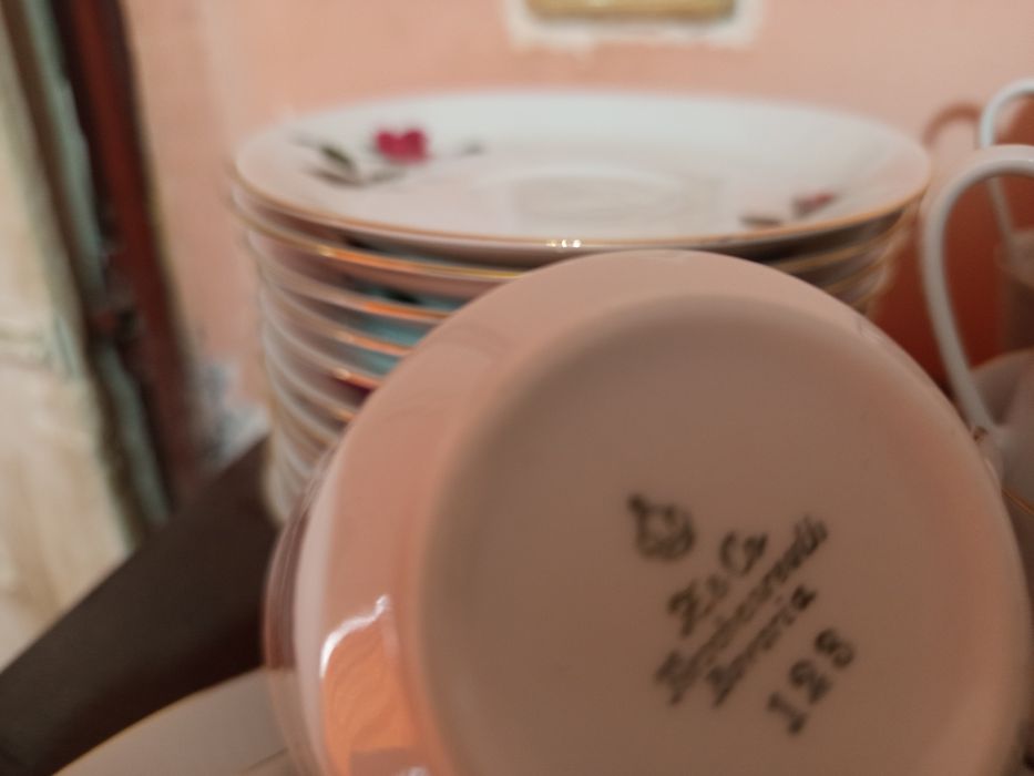 Немски сервиз за кафе 12 персона,без каничка за мляко