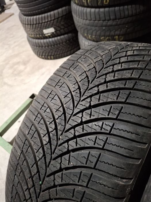 2 Anvelopele de iarnă 215 40 r18  Goodyear