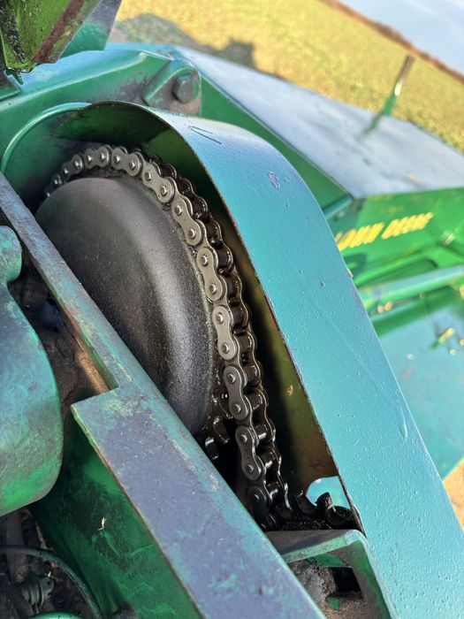 Presa John Deere 224 t ( balotiera)