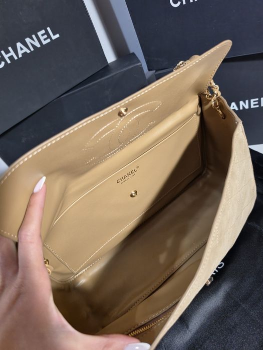 Налична чанта Chanel Maxi Flap