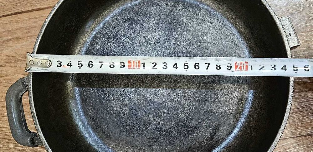 Чугунная сковородка  d. 25 см.