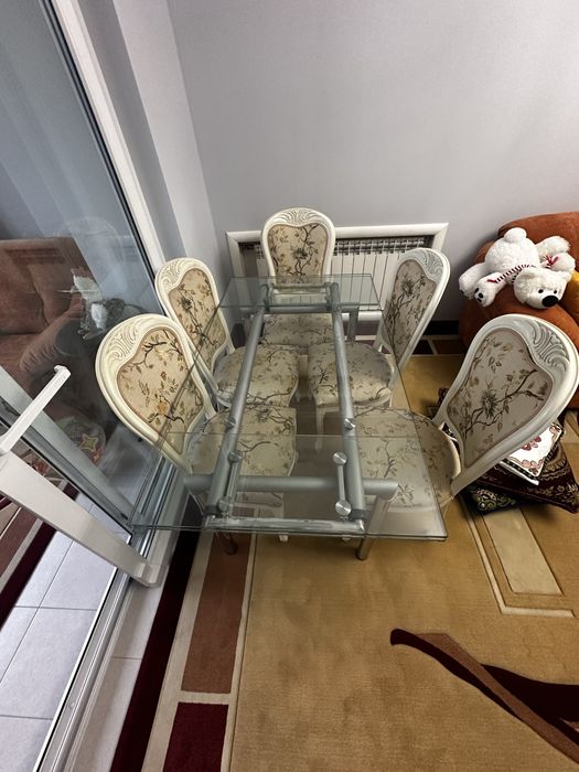 Кухонный стеклянный стол