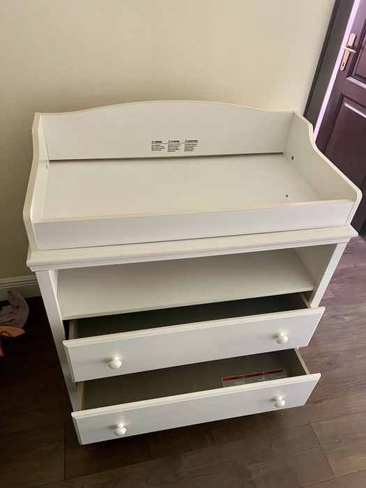 Comoda pentru schimbat scutece