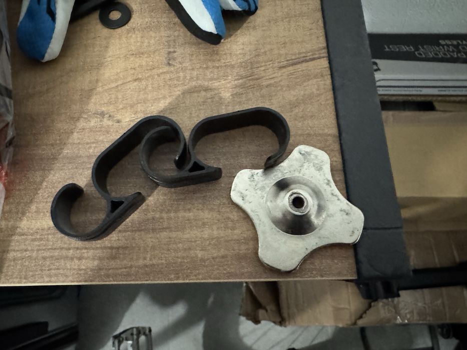 Arctic Z1 Basic стойка за монитор