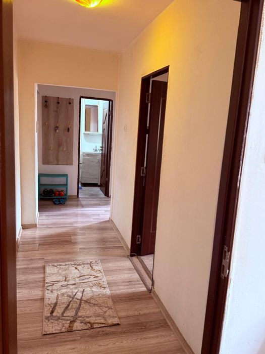 Inchiriez apartament 3 camere