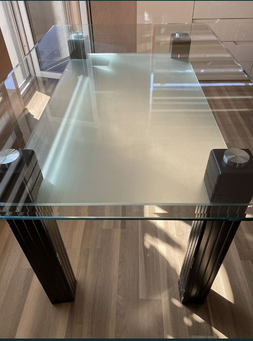 Продавам маса за трапезария