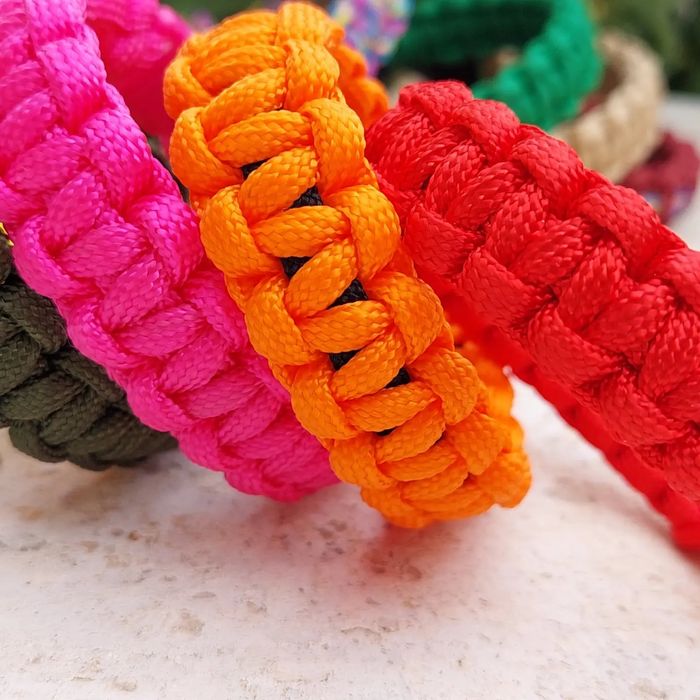 Браслеты из паракорда