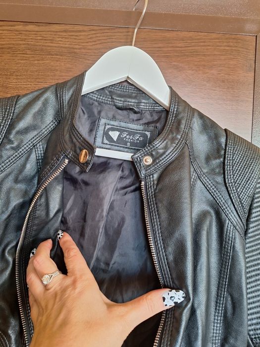 Дамско кожено яке размер S