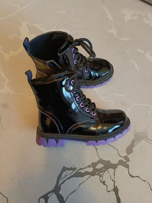 Продам ботинки на девочку весна-осень