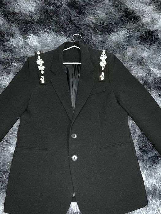Элегантный Пиджак с кристалами Swarovski!