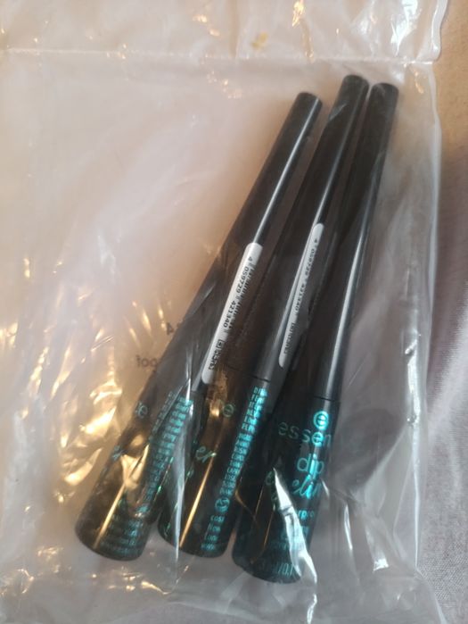 Eyeliner dip -pt ochi.